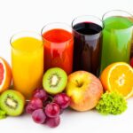Kết hợp giữa uống nước ép và ăn trái cây