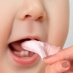 Giữ vệ sinh răng miệng cho bé
