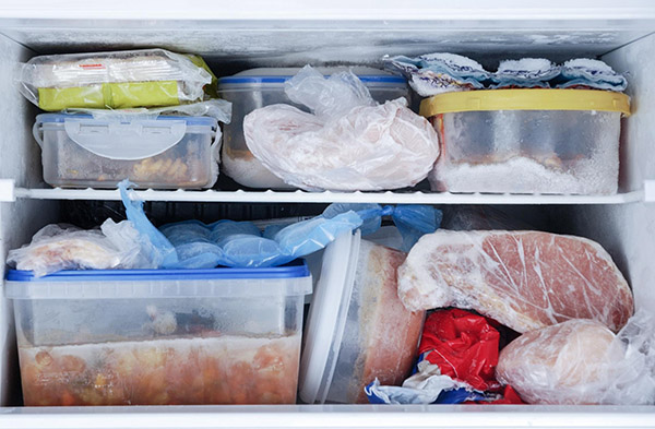 Bao lâu thì cần làm sạch ngăn tủ đá trong tủ lạnh aligncenter