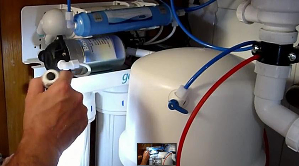 Tổng hợp những lỗi thường gặp trên máy lọc nước và cách khắc phục aligncenter