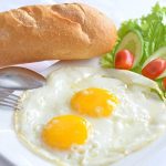Ăn bữa sáng giúp bạn không ăn quá nhiều vào bữa trưa