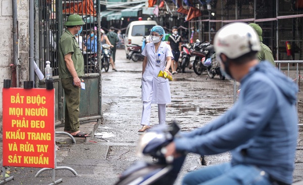Tìm người đến hàng loạt địa điểm ở Hà Nội liên quan ca mắc Covid-19