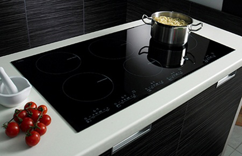 Bếp từ cao cấp là thiết bị được nhiều hộ gia đình chọn lựa lắp đặt aligncenter